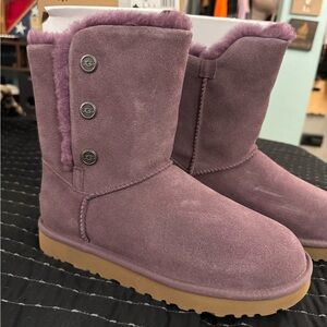 UGG Women's Bailey Snaps Boots